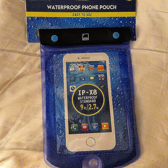 Lewis N. Clark Waterproof Phone Pouch - Picture 1 of 2